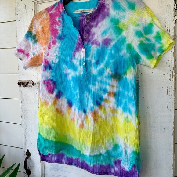 ACOLE’, NWOT, TIE-DYED HENLEY SHIRT. SPLIT SIDES WITH HI-LOW HEM. SIZE 0 - Picture 8 of 8